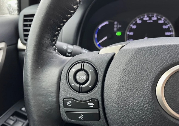 Lexus CT cena 77900 przebieg: 130000, rok produkcji 2018 z Bełchatów małe 191